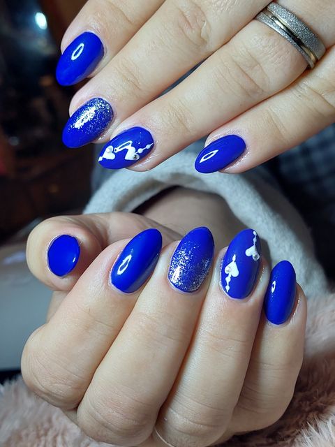Unhas em azul